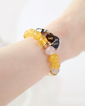 Load image into Gallery viewer, Yellow &amp; White Agate &amp;  Gold Bead
